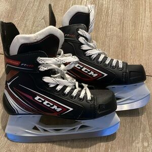 CCM youth hockey skate